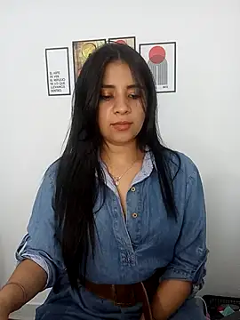 Snapshot of ValerieLove_ chatting on 6, 2, 2026 ValerieLove online show from 6, 2, 2026