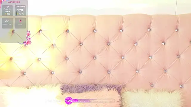 Snapshot of CaterinaRomano chatting on 4, 5, 2026 CaterinaRomano online show from 4, 5, 2026