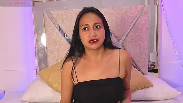 Snapshot of Anthonellacandy chatting on 3, 11, 2025 Anthonellacandy online show from 3, 11, 2025