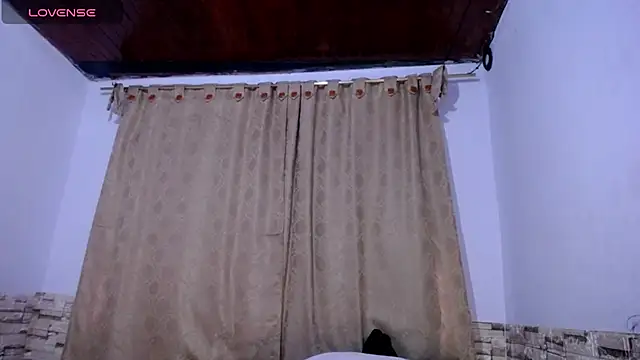 DaraKat18 online show from 11, 2, 2026