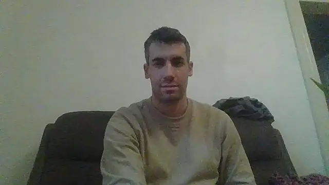Snapshot of JulioIsHere4you chatting on 18, 12, 2025 JulioIsHere4you online show from 18, 12, 2025