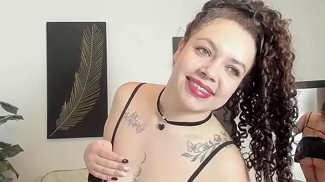 Snapshot of RubyStrong chatting on 1, 10, 2025 RubyStrong online show from 1, 10, 2025