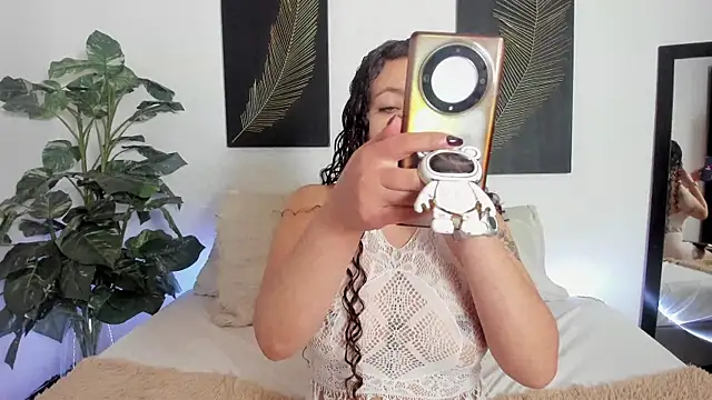 Snapshot of RubyStrong chatting on 6, 10, 2025 RubyStrong online show from 6, 10, 2025