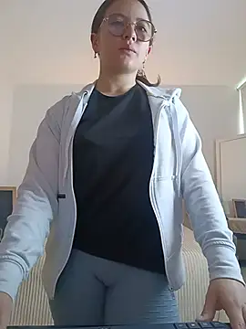 Bella Sumers online show from 24, 6, 2026