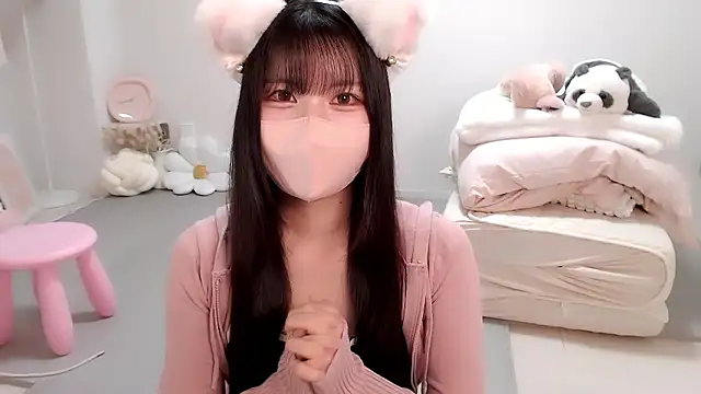 Snapshot of moka-neko chatting on 23, 9, 2025 moka-neko online show from 23, 9, 2025