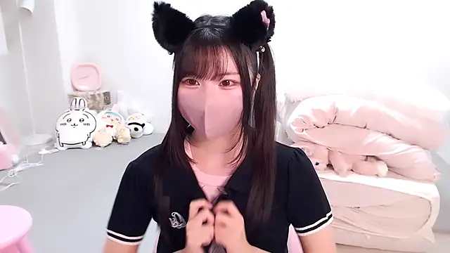 Snapshot of moka-neko chatting on 28, 9, 2025 moka-neko online show from 28, 9, 2025