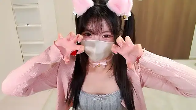 Snapshot of moka-neko chatting on 7, 10, 2025 moka-neko online show from 7, 10, 2025