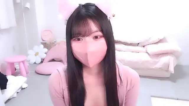 Snapshot of moka-neko chatting on 2, 11, 2025 moka-neko online show from 2, 11, 2025