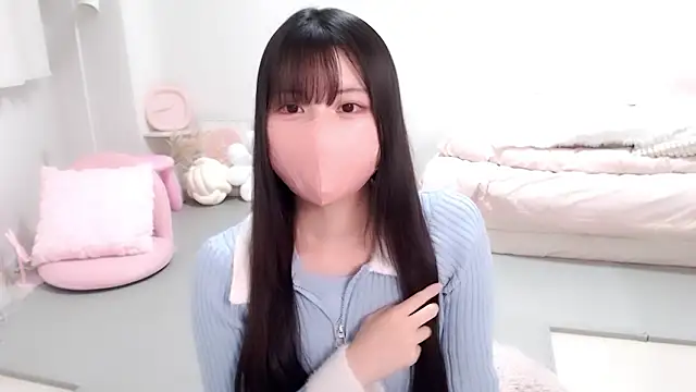 Snapshot of moka-neko chatting on 7, 11, 2025 moka-neko online show from 7, 11, 2025