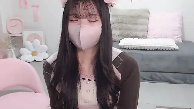 Snapshot of moka-neko chatting on 19, 1, 2026 moka-neko online show from 19, 1, 2026