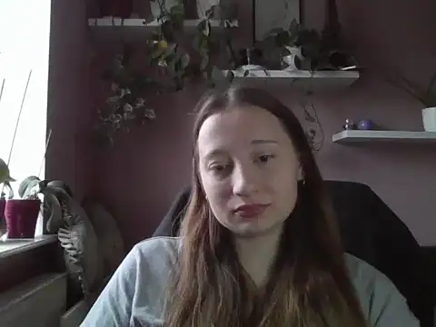 LindaPretty online show from 16, 9, 2025