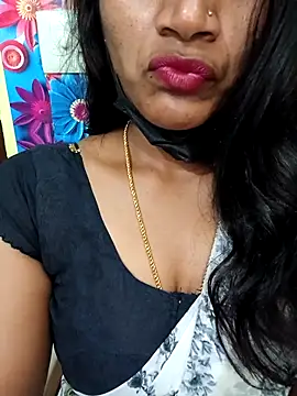 Snapshot of Divya_Spandhana_90 chatting on 8, 10, 2025 Divya Spandhana 90 online show from 8, 10, 2025