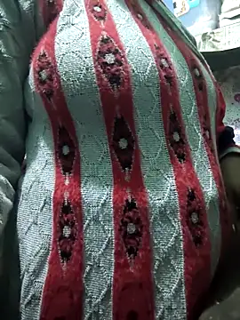 Snapshot of your_favourite_bhabhi chatting on 3, 2, 2026 your favourite bhabhi online show from 3, 2, 2026