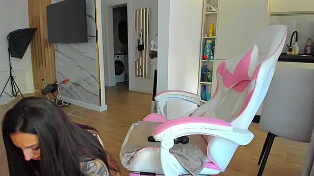 Anya Belle online show from 27, 2, 2026