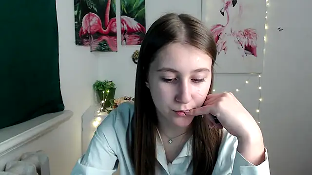 Snapshot of Milka_kamila chatting on 26, 10, 2025 Milka kamila online show from 26, 10, 2025