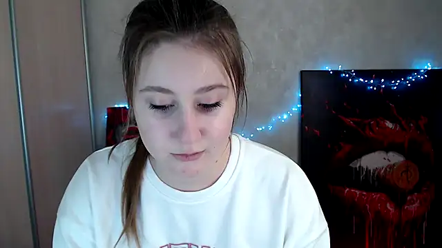 Snapshot of Milka_kamila chatting on 14, 4, 2026 Milka kamila online show from 14, 4, 2026