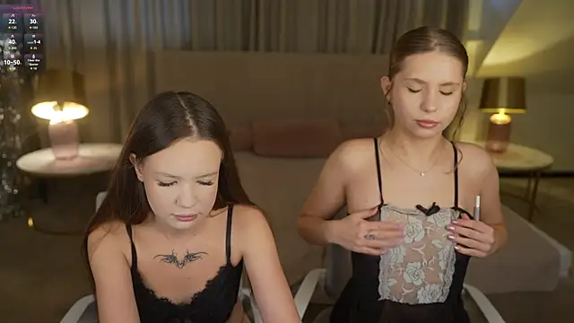 Snapshot of Tiana_Princesss chatting on 8, 11, 2025 Tiana Princesss online show from 8, 11, 2025