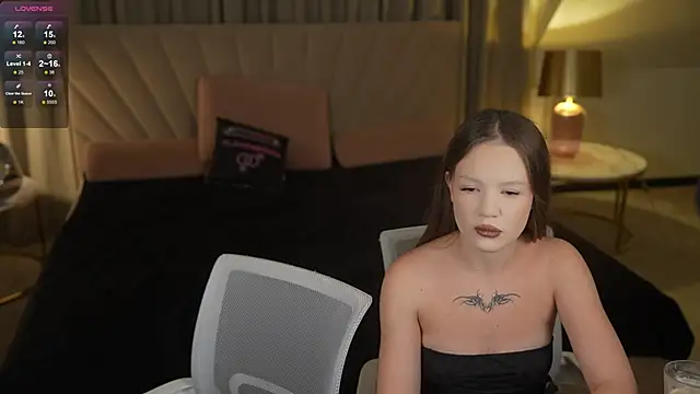 Snapshot of Tiana_Princesss chatting on 2, 12, 2025 Tiana Princesss online show from 2, 12, 2025