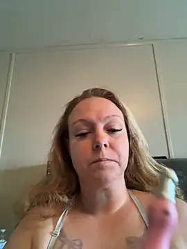 Snapshot of roughdiamond35 chatting on 19, 9, 2025 roughdiamond35 online show from 19, 9, 2025