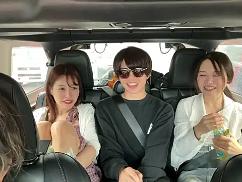 Snapshot of Nakadashi-kun chatting on 11, 10, 2025 Nakadashi-kun online show from 11, 10, 2025