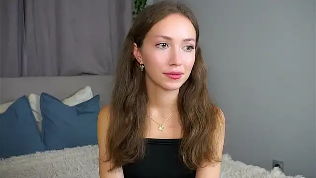 Snapshot of ZeniaBolich chatting on 15, 9, 2025 ZeniaBolich online show from 15, 9, 2025