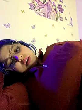 Snapshot of honeyviviss chatting on 11, 9, 2025 honeyviviss online show from 11, 9, 2025