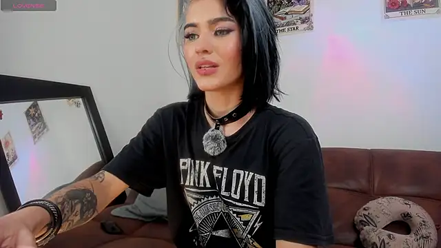 Snapshot of La_Diabla_111_ chatting on 30, 4, 2026 La Diabla 111 online show from 30, 4, 2026