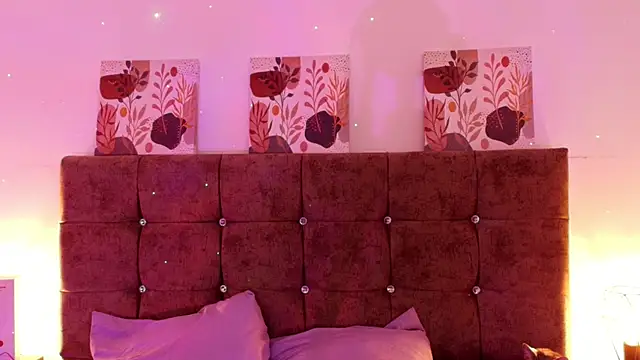 Dulce Bella  online show from 28, 9, 2025