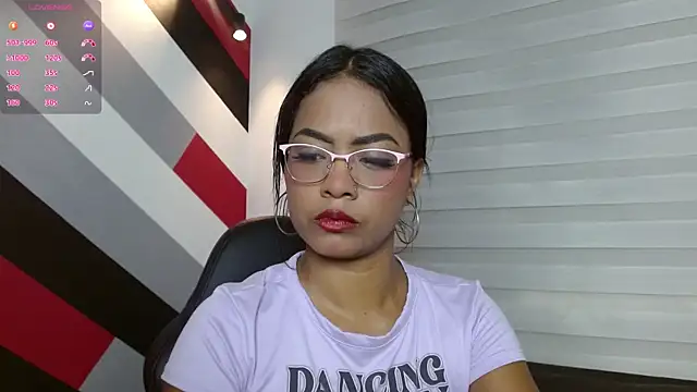 Snapshot of Chloe_Brown3 chatting on 8, 9, 2025 Chloe Brown3 online show from 8, 9, 2025