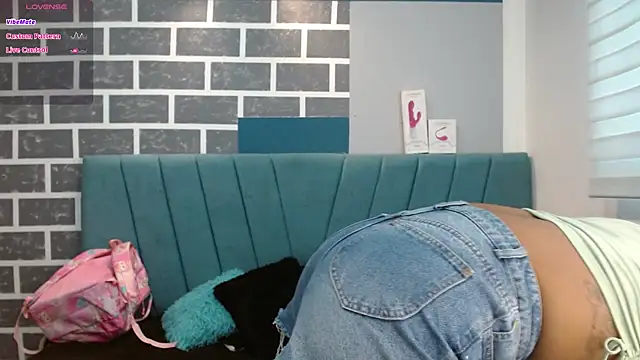 Chloe Brown3 online show from 7, 11, 2025