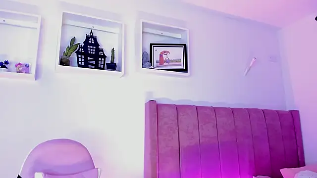 Snapshot of AliceThundeer chatting on 16, 10, 2025 AliceThundeer online show from 16, 10, 2025
