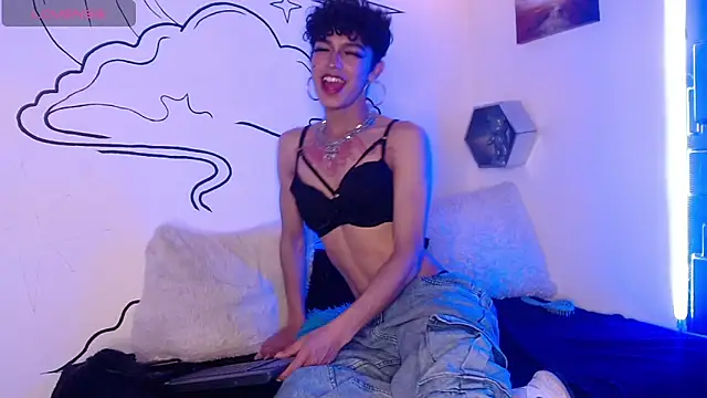 Trinity Knox online show from 28, 10, 2025