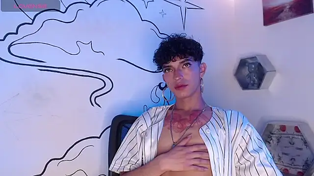 Trinity Knox online show from 16, 12, 2025