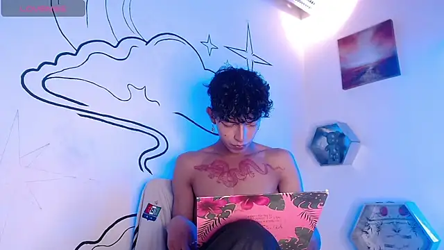 Trinity Knox online show from 20, 12, 2025