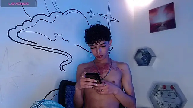 Trinity Knox online show from 22, 12, 2025