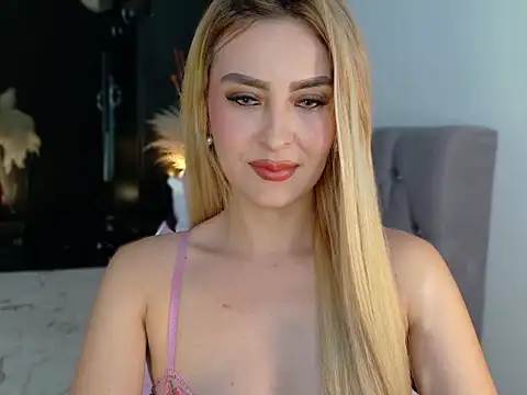 Snapshot of SexyBlondeLatina chatting on 11, 9, 2025 SexyBlondeLatina online show from 11, 9, 2025