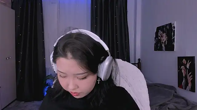 Snapshot of cutieskygirl_ chatting on 24, 11, 2025 cutieskygirl online show from 24, 11, 2025