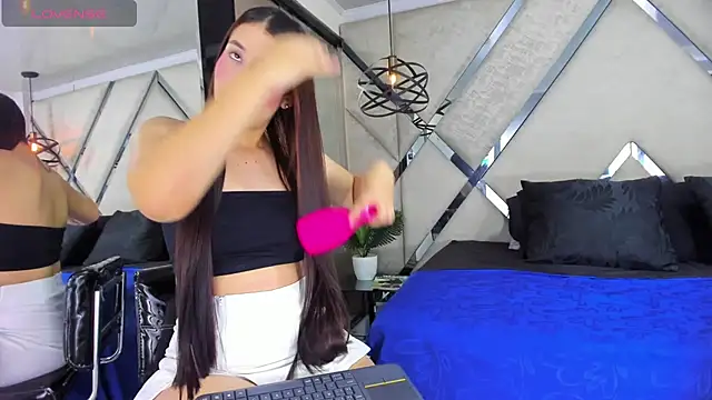 Lyra7  online show from 17, 9, 2025