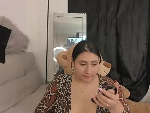 Snapshot of Elyross1_ chatting on 22, 10, 2025 Elyross1 online show from 22, 10, 2025