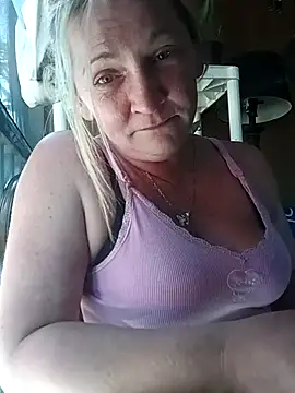 Goldenndoll online show from 15, 11, 2025