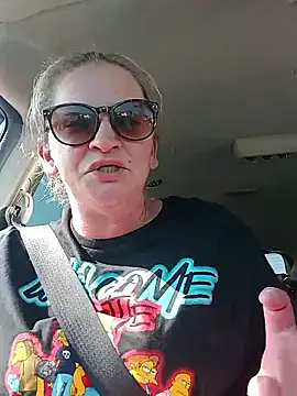 Goldenndoll online show from 17, 11, 2025