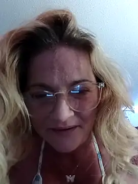 Goldenndoll online show from 20, 11, 2025