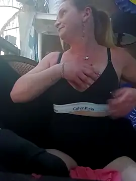 Goldenndoll online show from 21, 11, 2025