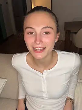 Snapshot of SophiiaStarr chatting on 9, 10, 2025 SophiiaStarr online show from 9, 10, 2025