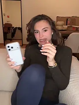 Snapshot of SophiiaStarr chatting on 22, 11, 2025 SophiiaStarr online show from 22, 11, 2025