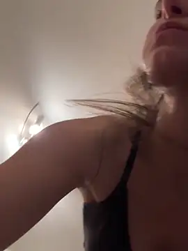 Snapshot of SophiiaStarr chatting on 1, 12, 2025 SophiiaStarr online show from 1, 12, 2025