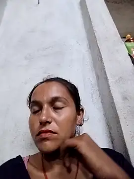 Snapshot of Sonam_shinde chatting on 2, 10, 2025 Sonam shinde online show from 2, 10, 2025