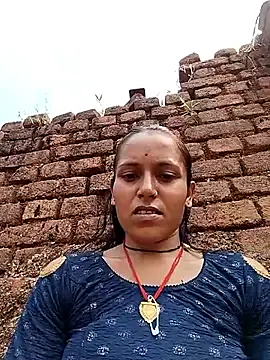 Snapshot of Sonam_shinde chatting on 23, 10, 2025 Sonam shinde online show from 23, 10, 2025