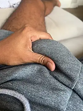 Hiuwee online show from 21, 11, 2025