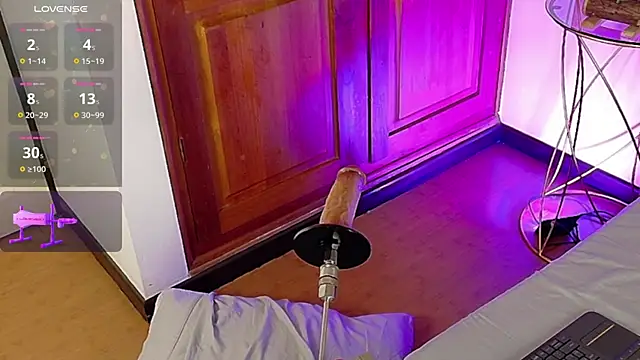 LaraGiil online show from 19, 12, 2025